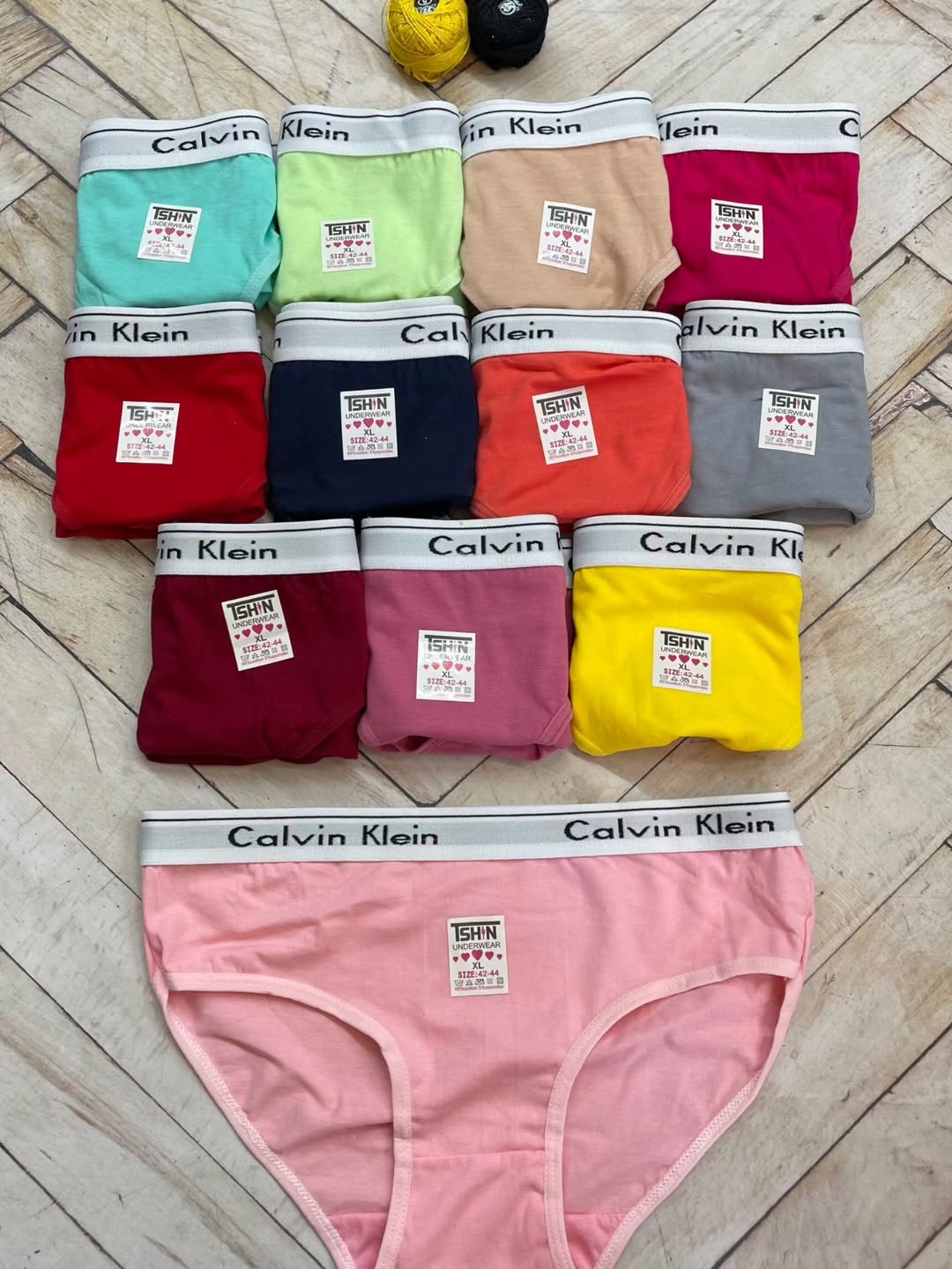 شورت زنانه طرح کلوین مارک تیشین سایز ۲XL مناسب ۴۲ تا ۴۴