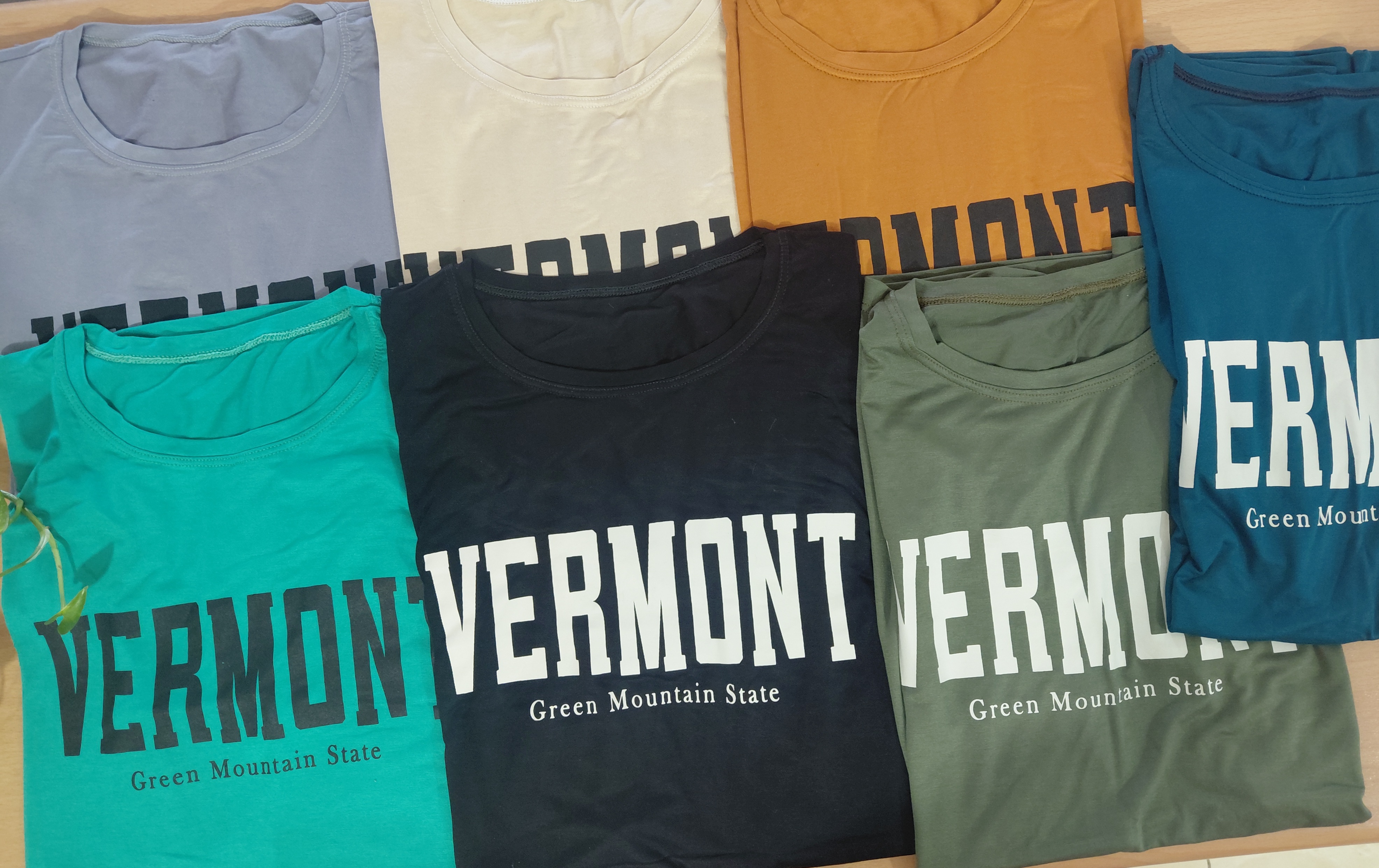 تیشرت باکسی نیم آستین طرح Vermont جنس پارچه ویسکوز 100%